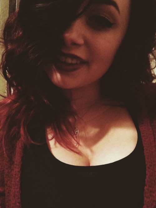 khaleesi-lyss:  Life’s good 