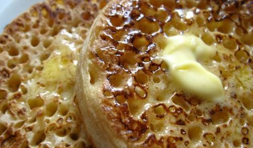 The Difference Between Crumpets and (English) Muffins (also: what do English people call English muffins?)