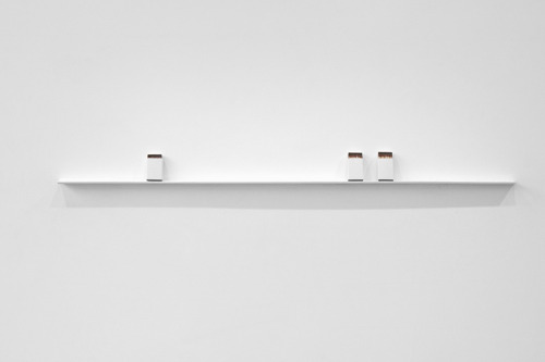 uvre:  Matches/Match, Ceal Floyer, 2010. 