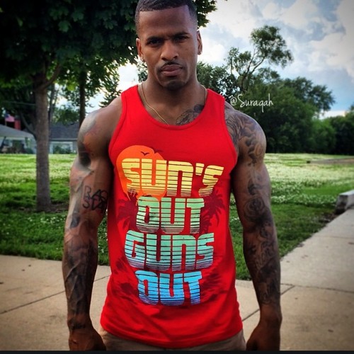 beautifulblackmenfromphilly:  realmusclesrealmeatrealmen:  Real prepared.  http://beautifulblackmenfromphilly.tumblr.com/