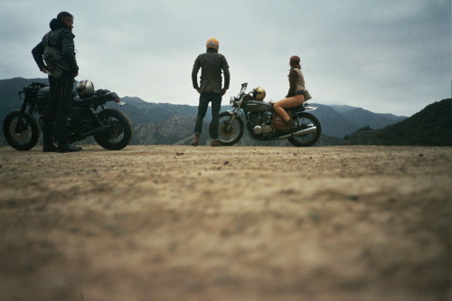 edukaycheon:  i need friends who ride bikes that live near me
