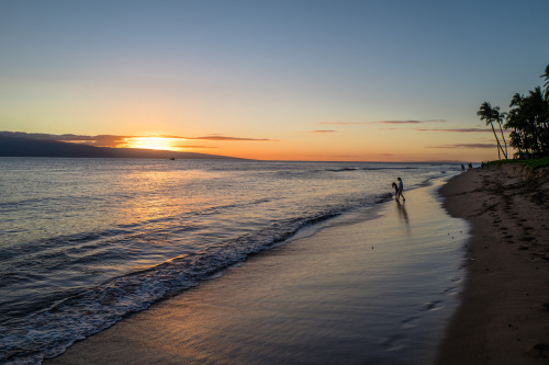 maui wowie - one of the wildest sunsets i’ve seen in a long time