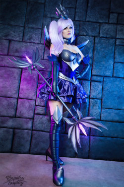 hotcosplaychicks:  Dark Elementalist Lux - League of Legends by Kinpatsu-Cosplay Check out http://hotcosplaychicks.tumblr.com for more awesome cosplay