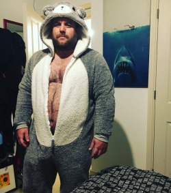 gavinqueen23:  I’m a real bear! 🐻 instagram: