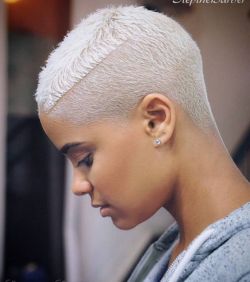 iamhannalashay: naturalhairqueens:  This is so cute! short cuts are cute too!   Short haired shawty’s 