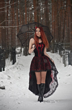 victorian-goth:  Victorian goth http://victorian-goth.tumblr.com/