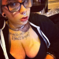 darkstalkergirl:  Having a good cleavage