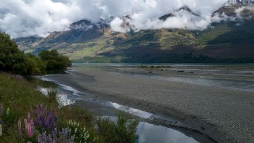 stunningpicture:Glenorchy, New Zealand this morning [OC] [2560x1440]