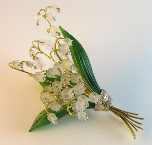 callmebliss-got-swamped:gemville:Carved Rock Crystal, Nephrite and Diamond Lily Of The Valley Brooch