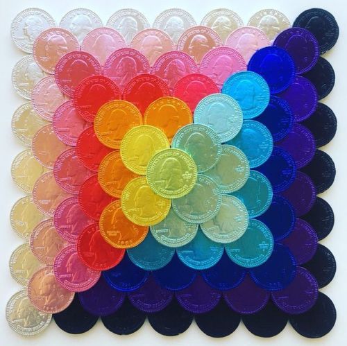 crossconnectmag:Tasty Patterns by Adam HillmannCalling himself an “object arranger,” Adam Hillman sees the beauty in things organized neatly. Through meticulous pattern arrangement, the artist creates visually soothing photos and sells prints of his