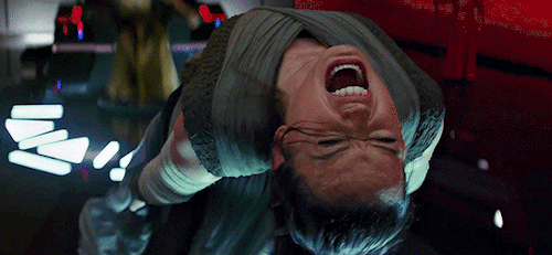 satiines:kylo + glances at rey