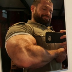 beastpup:  Bull CANNON. Pumped like balloons