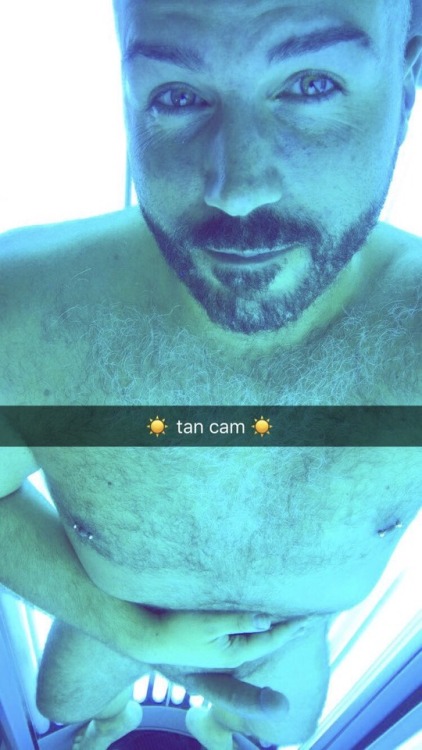 Horny snaps from the tanning bed at the gym
