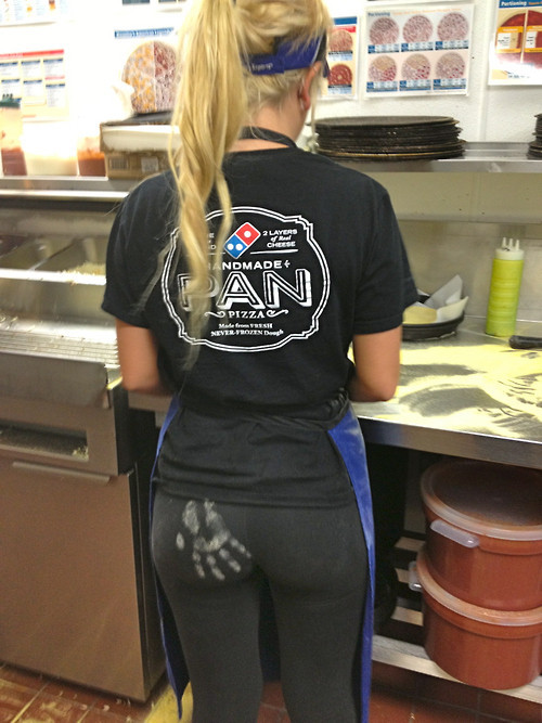 stunningpicture:  Handmade Pizza