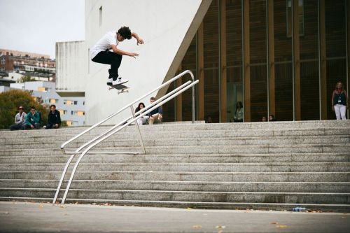 @artcordova.o kickflip front board while getting kicked out and rained on. Check the video on @thras