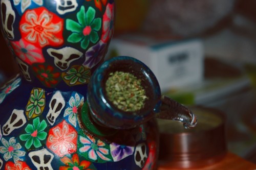 reachingforclouds:  little bobble bong ♥