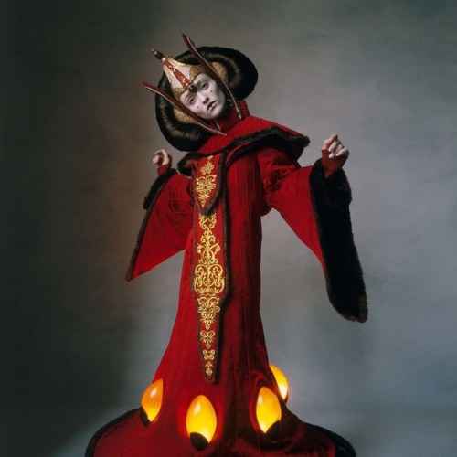 femmequeens:Audrey Marnay in “Star Wars Couture” photographed by Irving Penn for Vogue Magazine Apri