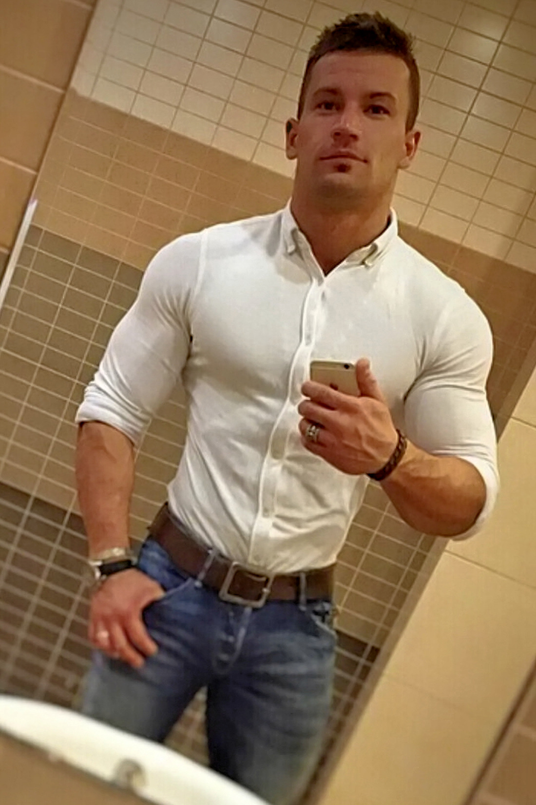 vsmx:    MuscleVision Archive: http://vsmx.tumblr.com/archive   
