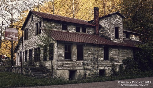 midnightnyxphotography: Abandoned Country Store © Sheena Koontz 2015 - Nyxphotography.net 