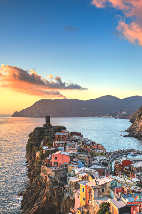 lsleofskye: Sunset at Vernazza