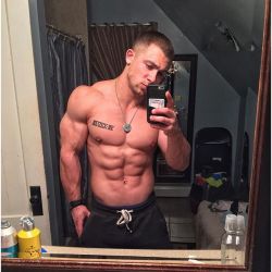 Muscle Selfies