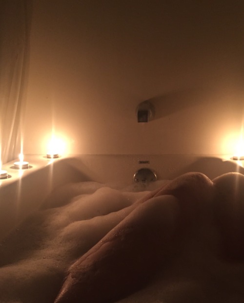 1step-1punch-1round: ✨ wake n bathe ✨  (tysm @glamorai 4 da )