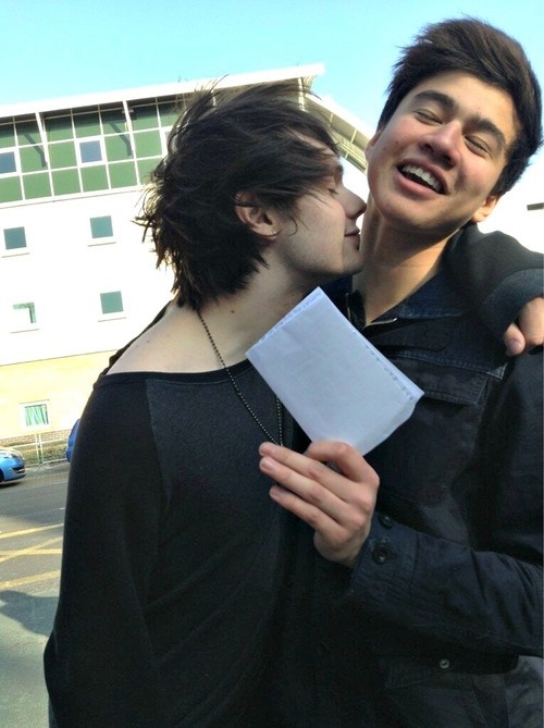 lsotboy:  THESE R MY FAV MALUM PICS BUT THE FIRST ONE IS THE ONE I WAS TALKING ABOUT tryhrad 