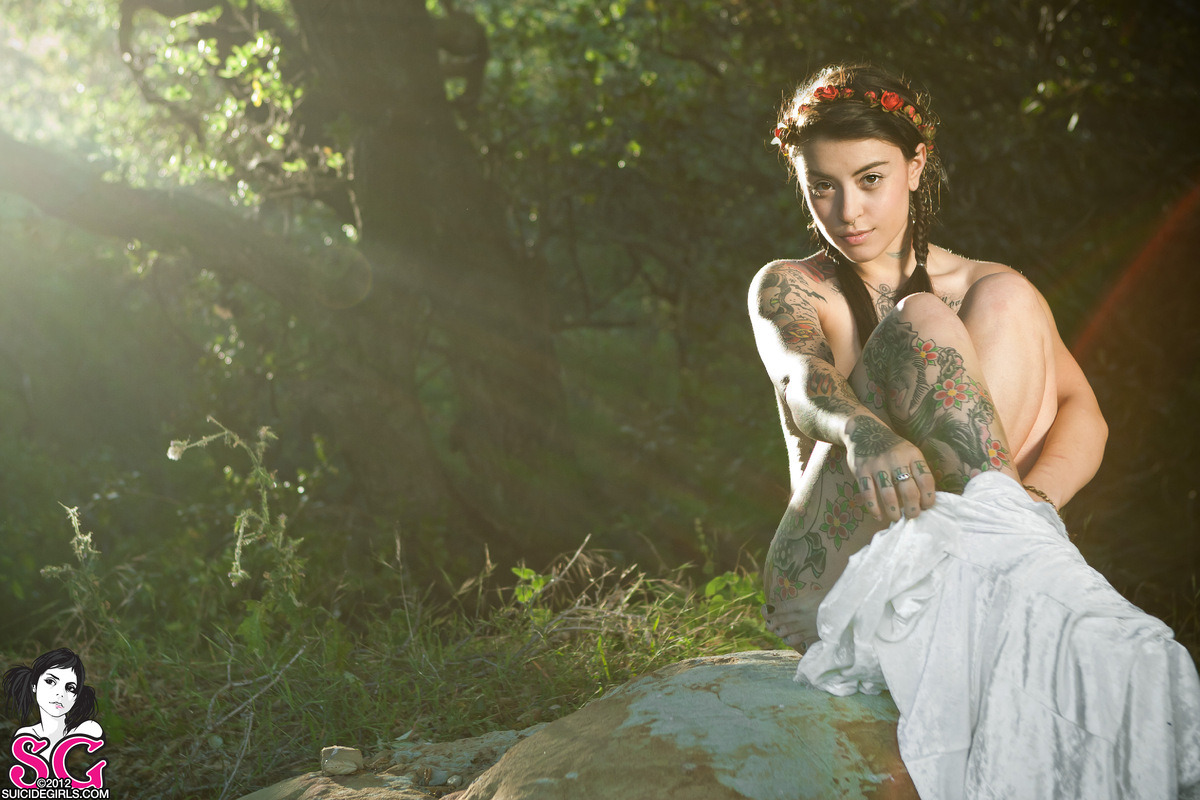 suicide&ndash;love:  Carrina → Vents D Ouest