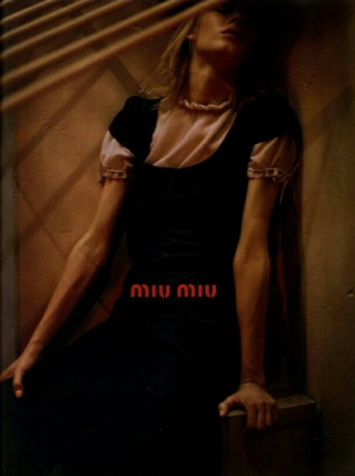 jinxproof:Valerie Sipp | Miu Miu F/W 2001 ph. Martina Hoogland Ivanow