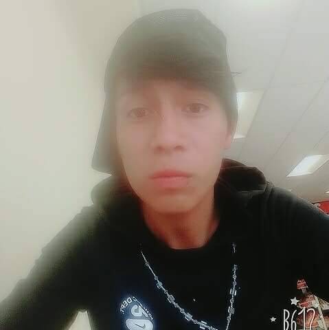 autentiko:  Les presento a carlito de 19 añitos tierno y muy pichulon hetero caliente