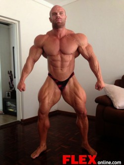 guns-up-the-bum:  Marius Dohne