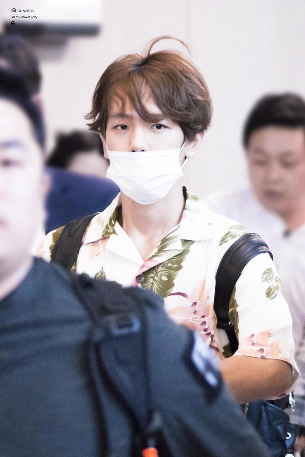 fybaekhyun:  160901 Airport - Honolulu to IncheonÂ© baekkgum | do not edit.