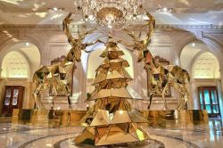 cosmopolitan0001:  Xmas at four seasons..paris