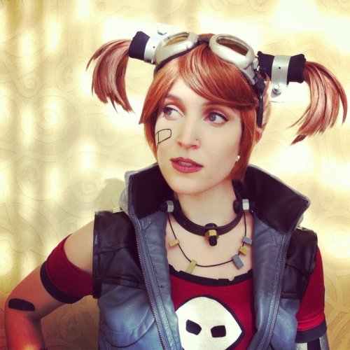 theomeganerd:  Borderlands 2 ‘Gaige The Mechromancer’ Cosplay by merryalycen