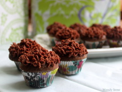 heckyeahvegancupcakes:  Chocolate Cupcakes with Decadent Chocolate Frosting at Give Love Create Happiness