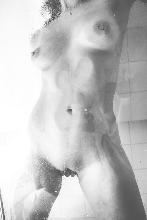 fuckingfilthyminds:  Shower