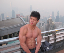 yumyumasianhunks:  yum yum Asian hunks. check out my blog  Wow! nice shot.