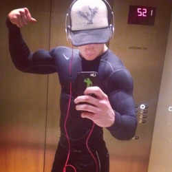 mysweatylockerroom:  http://mysweatylockerroom.tumblr.com/