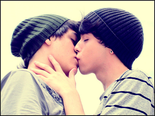 storyofagayboy:  Sweetheart… I’ll wait for you. 