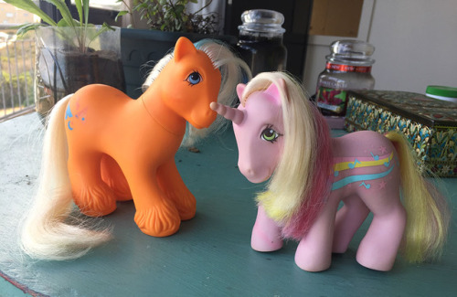 Pony mail!!They were delayed with the postal strike but they got here safely!! :DFirst up we have WI