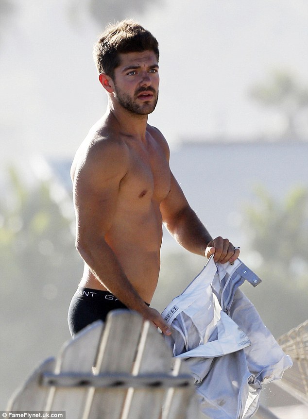 eeeisme:  Sexy Alex Mytton 