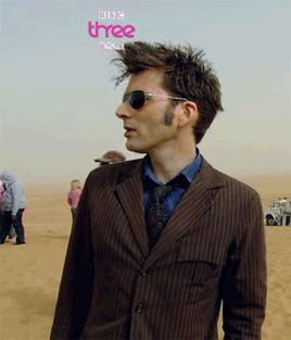 Shades of TenDavid Tennant in costume as the Tenth Doctor wearing his own sunglasses(…the Doctor’s sunglasses look different than David’s) Excerpt from DWM 408 by Benjamin Cook (during Planet of the Dead filming) […] David is more focused on his