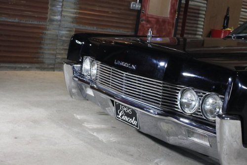 madmusclegarage:1966 Lincoln with suicide doors, big block, fill airride sysytem, new top, fresh tun