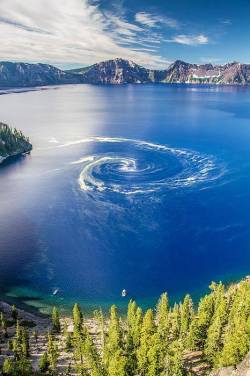 nicetightgag:  Crater Lake. 