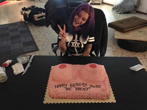 tabatasuicide: 24 october was be my bday.  I’m 29year old now  But i have BEST CAKE EVER. Happ