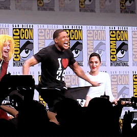 dcfilms:Ray Fisher rips off his BORG LIFE T-shirt to reveal “I ❤️ Zack Snyder”