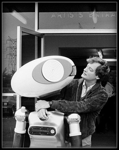 Daily Q #81Fuckin’ freakin’ sexy, young John de Lancie hugging his robot - no big deal.