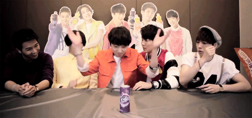 yg-boys:  kang magician (-_-;) 