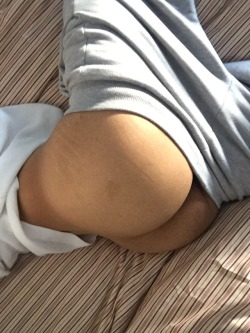 jaawnycash:  i need some booty rubs ☹️