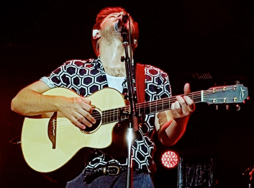 niallhoranhairyboy: dailyniall:  Flicker World Tour Hamburg 4/27/18  